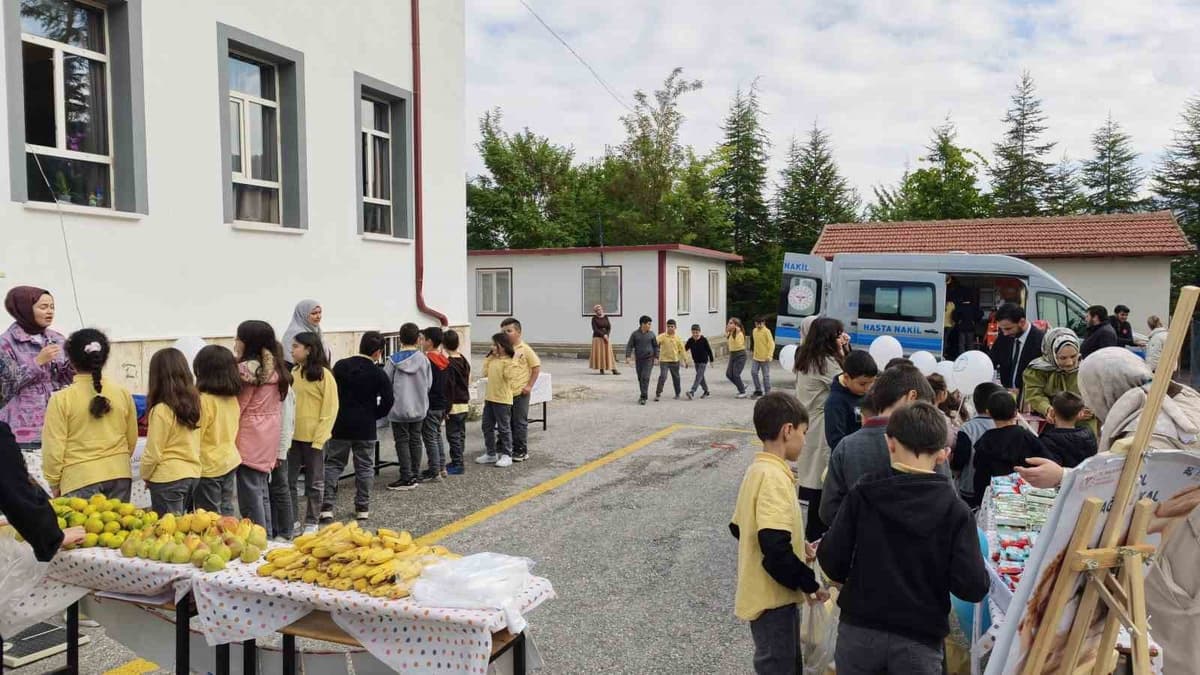 Bozkır'da 1300 Öğrenciye Ağız ve Diş Sağlığı Seti Dağıtıldı