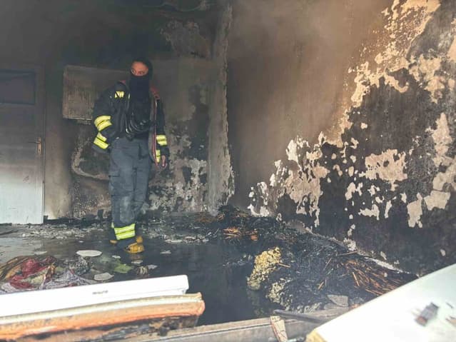 Karapınar'da Ev Yangını: Bir Oda Kullanılamaz Hale Geldi