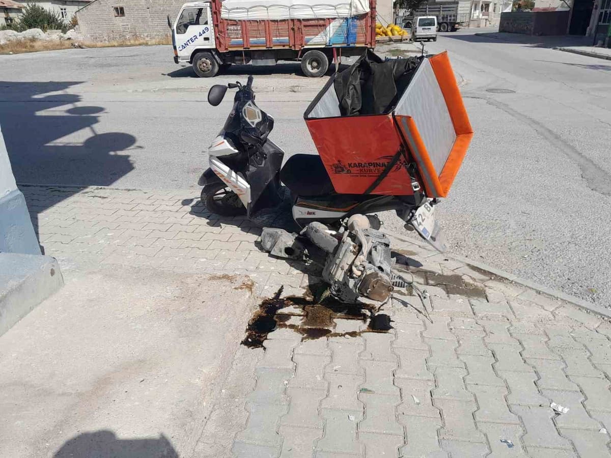 Karapınar'da Otomobil ile Motosiklet Çarpıştı: 1 Yaralı