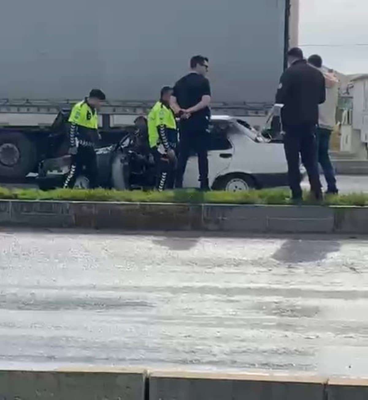 Karapınar'da Seyir Halindeki Otomobil Alev Alev Yandı
