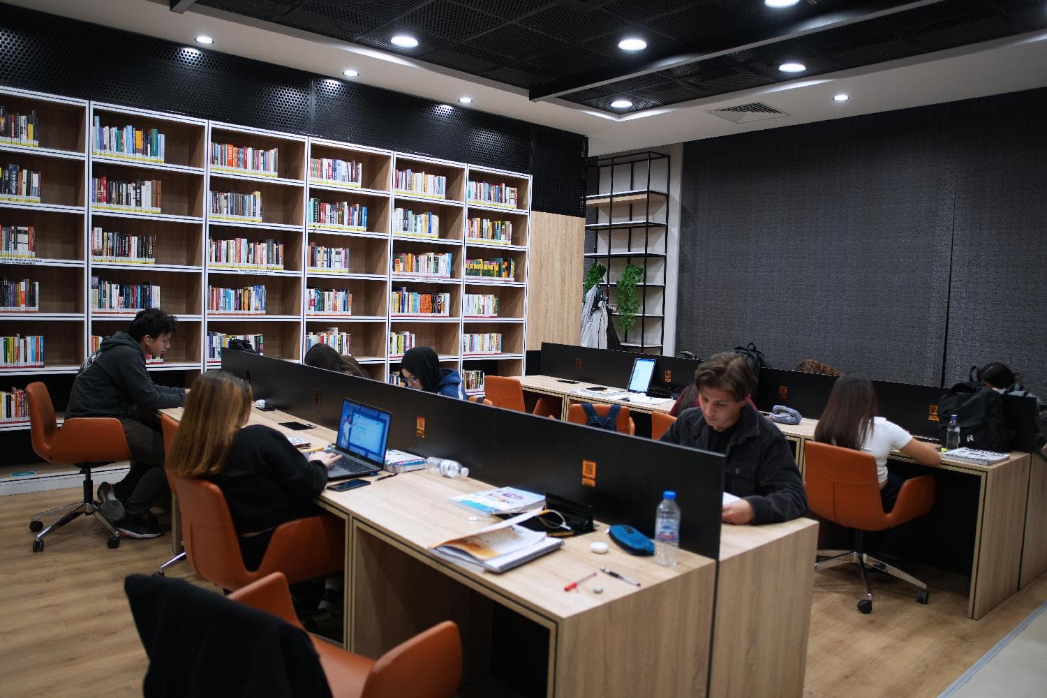 Karatay'da Ali Ulvi Kurucu Gençlik Merkezi'nde Güz Dönemi Başladı