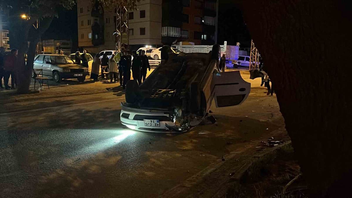 Karatay'da İki Otomobil Çarpıştı: Bir Araç Takla Attı