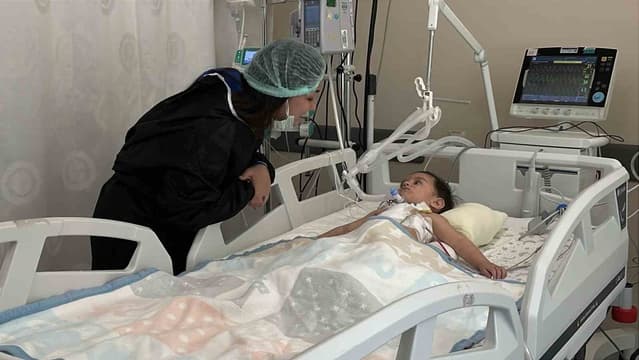Konya'da Nefes Borusuna Ceviz Kaçan Bebek ECMO Desteğiyle Hayata Tutundu