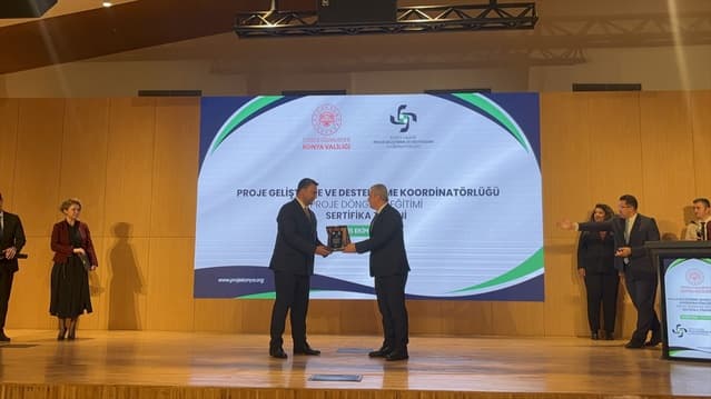 Konya'da Proje Eğitimi Alan 113 Kamu Görevlisine Sertifikaları Verildi