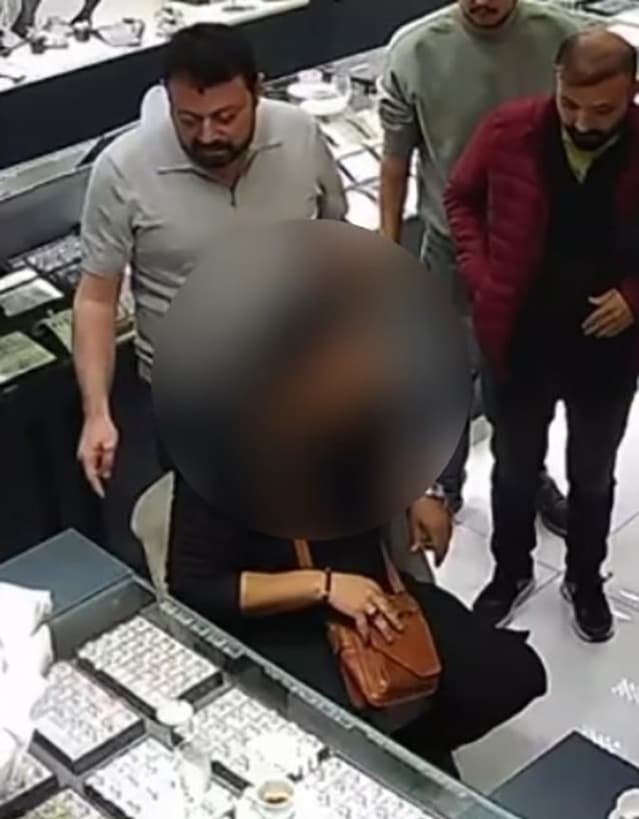 Konya'da Sahte Polis Operasyonu: 7,8 Milyon Liralık Altınla Yakalandı