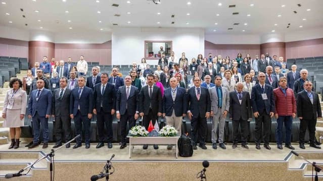 Konya'da Uluslararası Aşı Bilimi Kongresi: Aşılar 70 Milyon Hayat Kurtardı