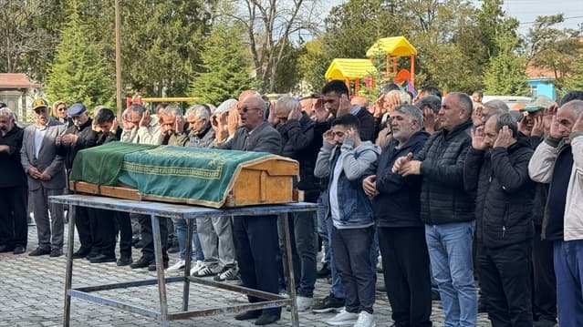 Manisa'daki Feci Tur Otobüsü Kazasında Ölen Zülfinaz Tosun Konya Ereğli'de Defnedildi