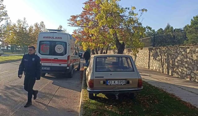 Seydişehir'de Ağaca Çarpan Otomobilin Sürücüsü Yaralandı