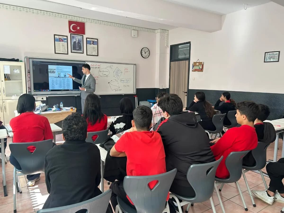 Yalıhüyük'te Öğrencilere Sınav Kaygısı ve Motivasyon Eğitimi Verildi