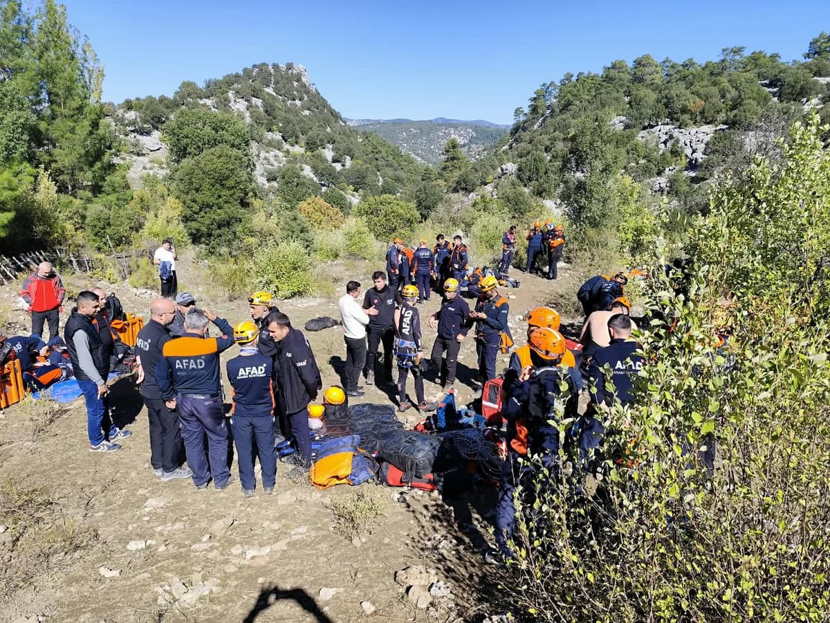 Yazılı Kanyon'da Mahsur Kalan 10 Kişi İçin Konya'dan Helikopterli Kurtarma Operasyonu