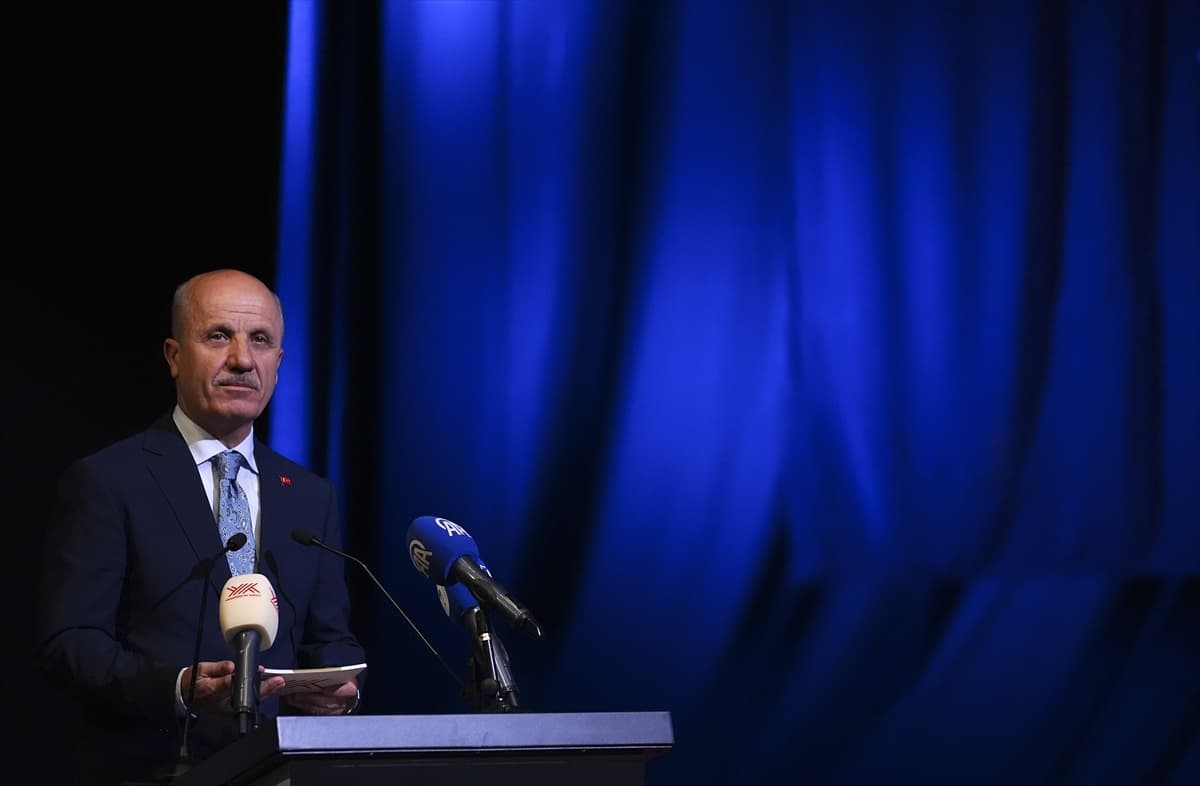 YÖK Başkanı Özvar: İşletmede Mesleki Eğitim Modeli Tüm Üniversitelerde Uygulanacak