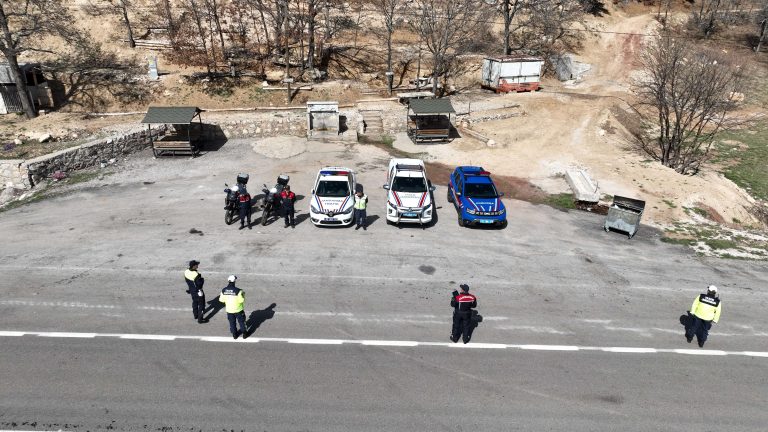 Beyşehir İlçe Jandarma Trafik Noktasında Bayramlaşma