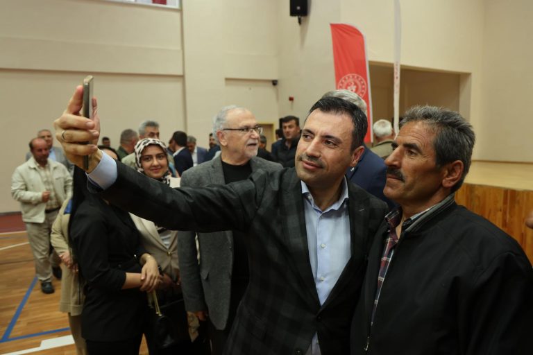 Fatih Özgökçen Seydişehir’de Gönülleri Fethetti