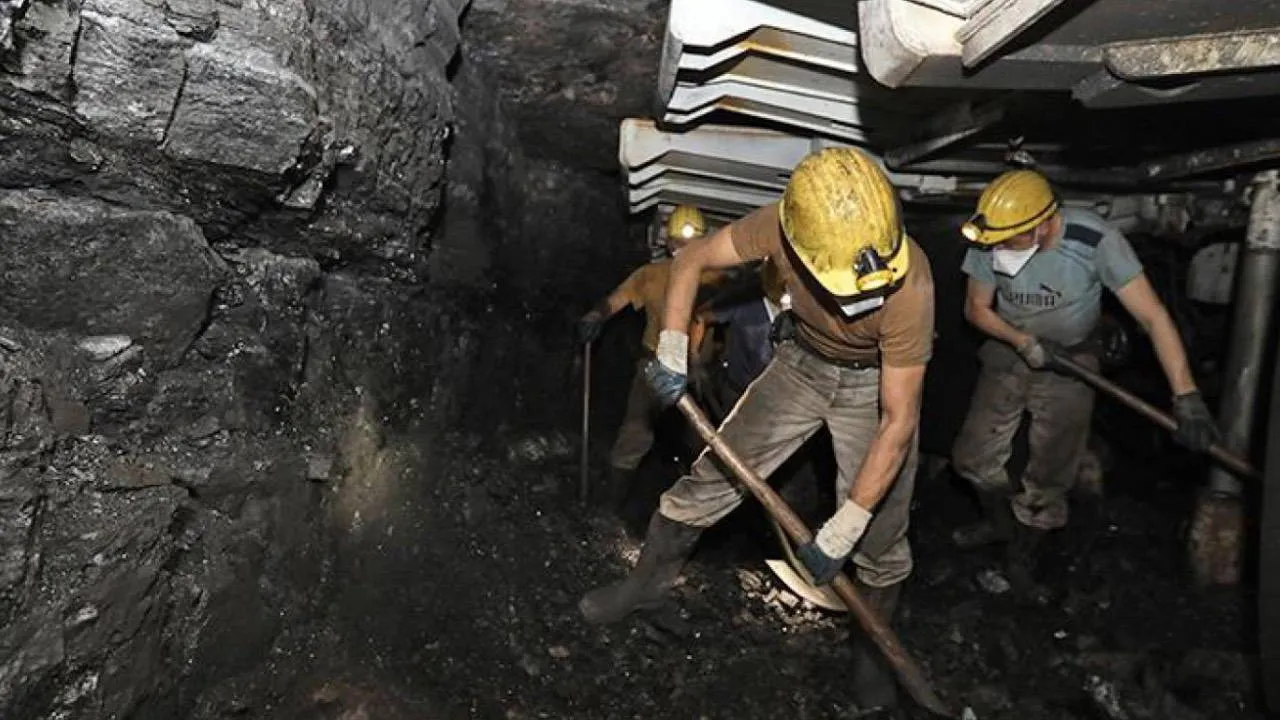 Manisa Soma’da Maden Ocağında Göçük! 5 İşçi Mahsur Kaldı